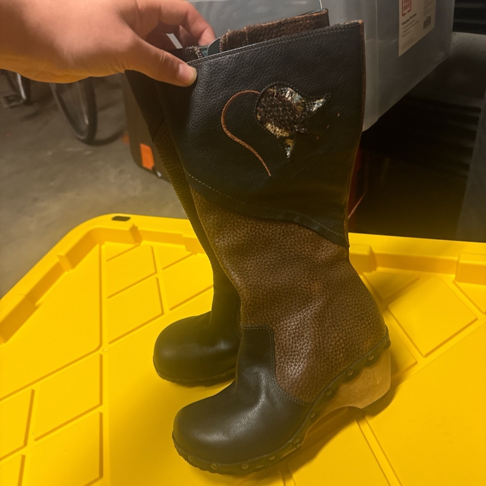 Pretty boots